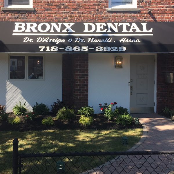 Photograph: Clarke And Son Signs Awmimgd 31